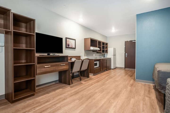 Room 27 of 48