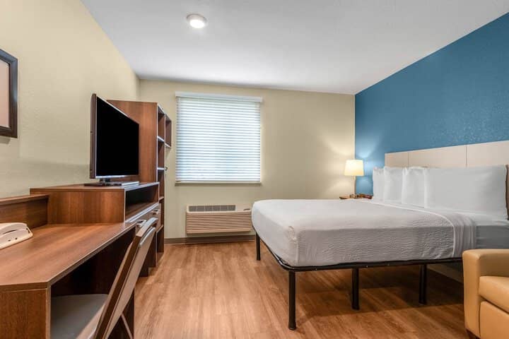 Room 11 of 48